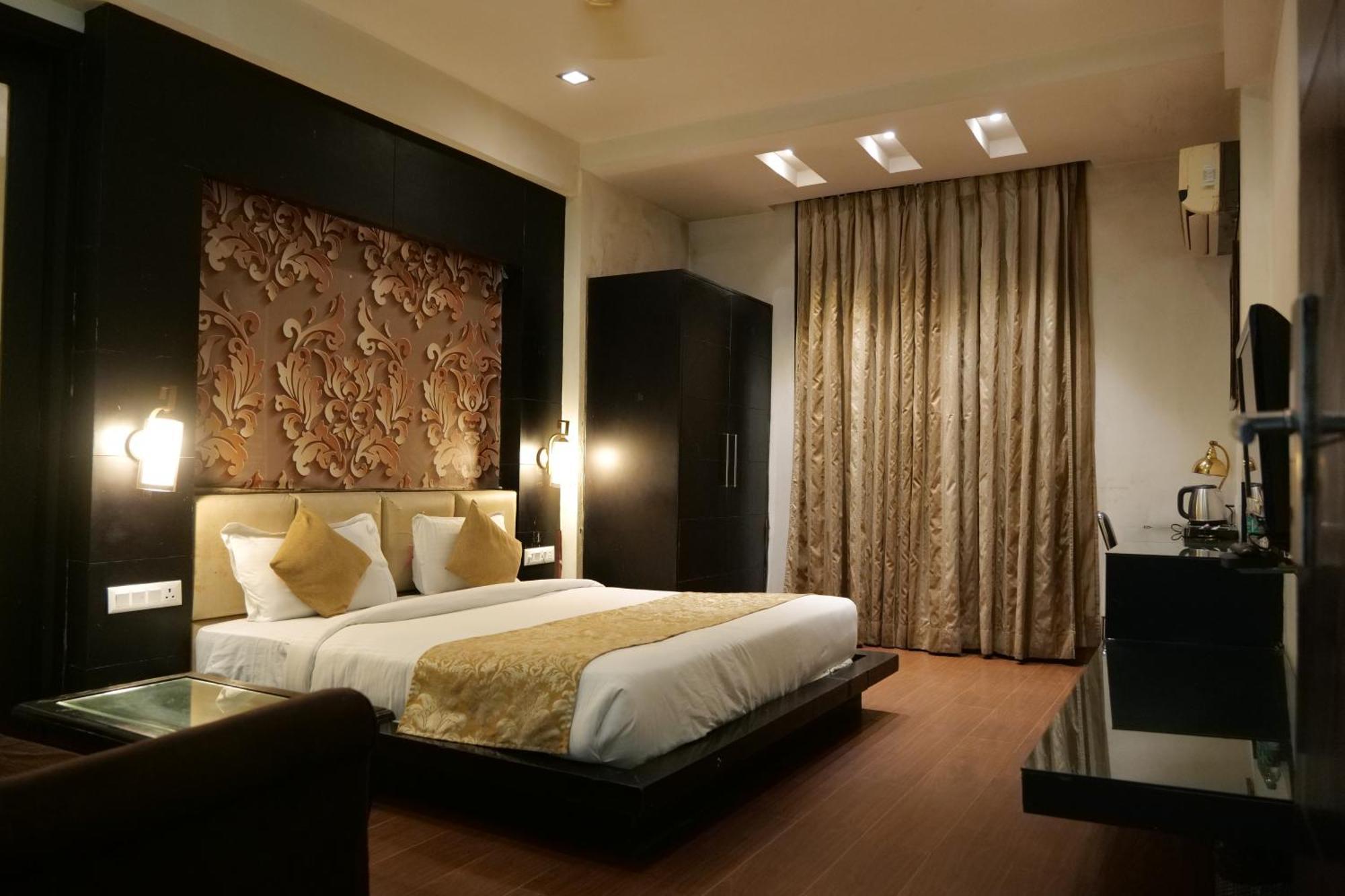Hotel Anand Castle Kashipur Exterior photo