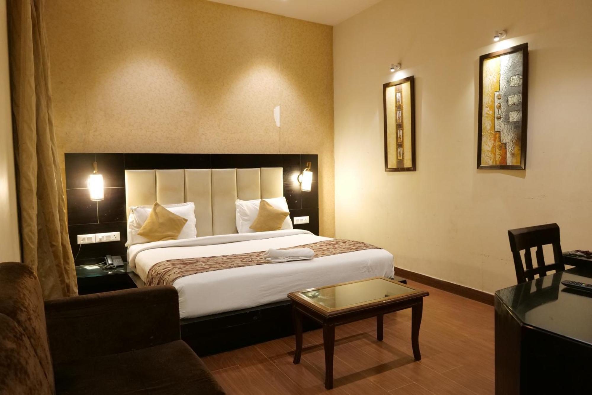 Hotel Anand Castle Kashipur Exterior photo