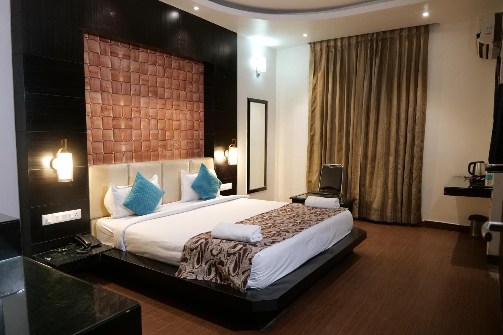 Hotel Anand Castle Kashipur Exterior photo